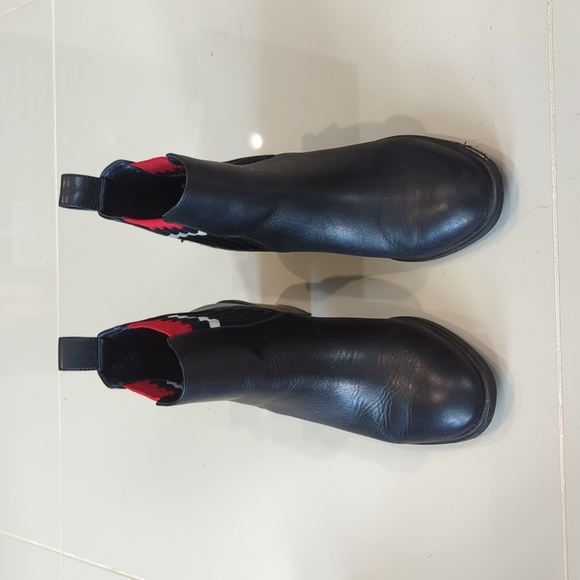 Calvin Klein Chelsea Boots sz 6 - Picture 5 of 12